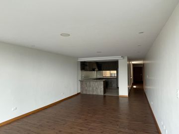 Venta departamento de 138 m2 de 3 dormitorios en Nayón