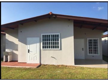 VENDO CASA BRISAS DEL GOLF ARRAIJAN
