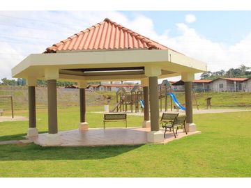 VENDO CASA BRISAS DEL GOLF ARRAIJAN