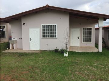 VENDO CASA BRISAS DEL GOLF ARRAIJAN