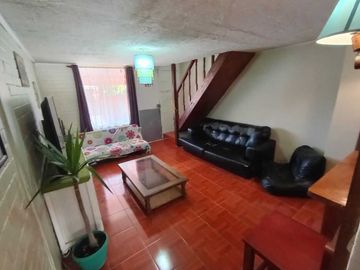 (Rebajada) Amplia Casa De Dos Pisos De 4d Y 3b Más Depto Int