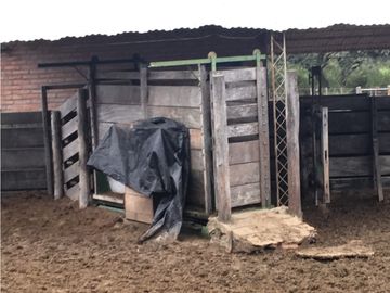 VENDO CAMPO DE 2010 HECTAREAS SOBRE RUTA 152 PROXIMO A GENERAL ACHA