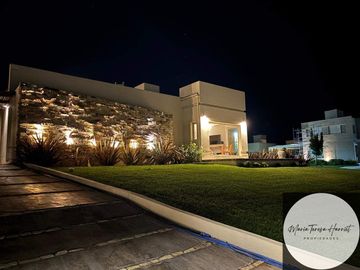 Casa en venta de 3 dormitorios en La Reserva