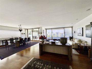 Departamento en Venta en Presidente Riesco / Luz