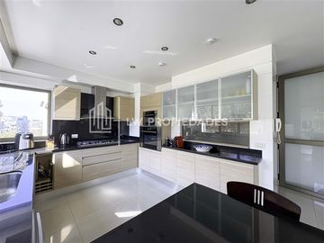 Departamento en Venta en Presidente Riesco / Luz