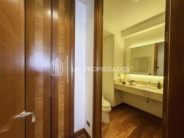 Departamento en Venta en Presidente Riesco / Luz