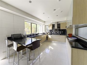 Departamento en Venta en Presidente Riesco / Luz