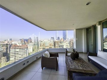 Departamento en Venta en Presidente Riesco / Luz