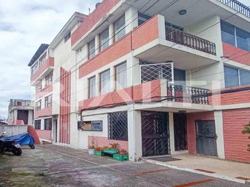 Departamento con terraza, 3 dormitorios Sector Kennedy Quito