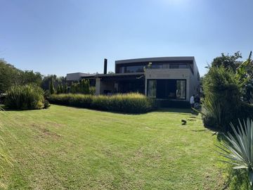 Venta de Casa en Balvanera Country Club