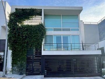 Casa en Venta en Catalonia / San Jerónimo