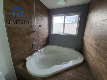 Bonita y espaciosa casa en Col. Cuauhtémoc