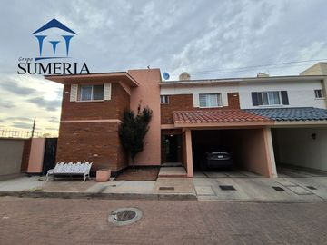 Bonita y espaciosa casa en Col. Cuauhtémoc