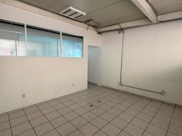 Renta oficinas en Av. Universidad - Chimalistac, con terraza