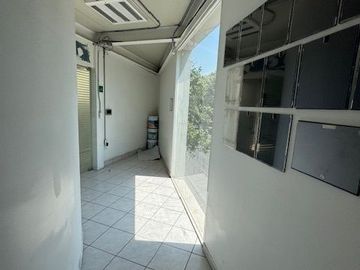Renta oficinas en Av. Universidad - Chimalistac, con terraza