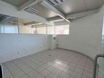 Renta oficinas en Av. Universidad - Chimalistac, con terraza