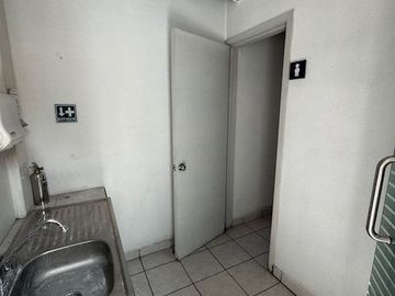 Renta oficinas en Av. Universidad - Chimalistac, con terraza