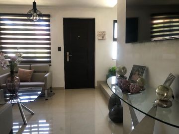 Casa en venta recamara en Planta Baja, céntrica. Querétaro.