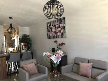 Casa en venta recamara en Planta Baja, céntrica. Querétaro.