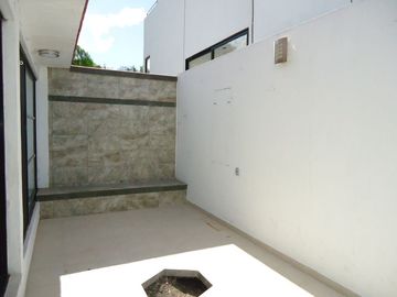 RENTA VENTA CASA ZIBATA 4 RECAMARAS CERCA  ANAHUAC