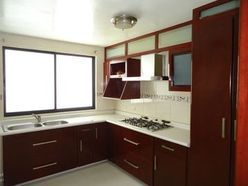 RENTA VENTA CASA ZIBATA 4 RECAMARAS CERCA  ANAHUAC