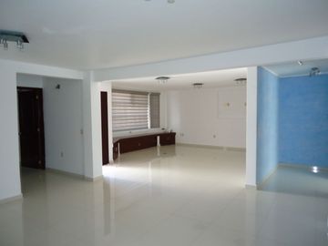 RENTA VENTA CASA ZIBATA 4 RECAMARAS CERCA  ANAHUAC