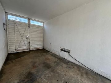 Casa en Venta con Locales Comerciales Toluca