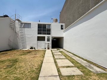 Casa en Venta con Locales Comerciales Toluca