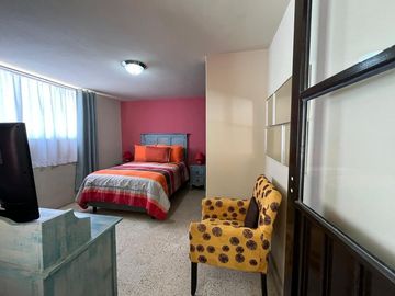 Casa en Venta con Locales Comerciales Toluca