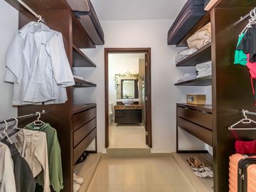 CASA MODERNA EN VENTA EN SELVAMAR, PLAYA DEL CARMEN