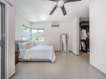 CASA MODERNA EN VENTA EN SELVAMAR, PLAYA DEL CARMEN