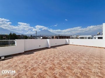 Casa en Venta en Cercado – En Estreno