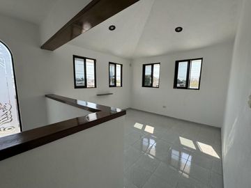 Casa en Esquina con Alberca en Venta  en Francisco de Montejo/ENTREGA INMEDIATA
