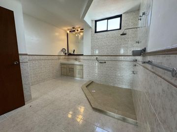 Casa en Esquina con Alberca en Venta  en Francisco de Montejo/ENTREGA INMEDIATA