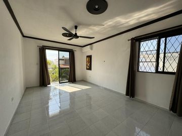 Casa en Esquina con Alberca en Venta  en Francisco de Montejo/ENTREGA INMEDIATA