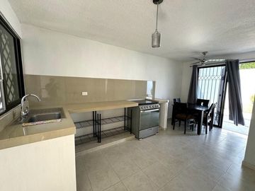 Casa en Esquina con Alberca en Venta  en Francisco de Montejo/ENTREGA INMEDIATA