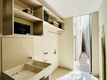 Departamento con Elegancia Moderna