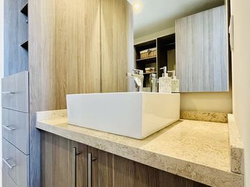 Departamento con Elegancia Moderna