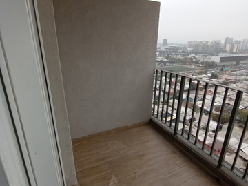 Se vende lindo Home Studio. Piso 17. La Florida