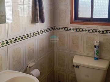 HERMOSA CASA DE DOS PISOS EN METRO SANTIAGO BUERAS, MAIPU