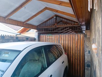 HERMOSA CASA DE DOS PISOS EN METRO SANTIAGO BUERAS, MAIPU