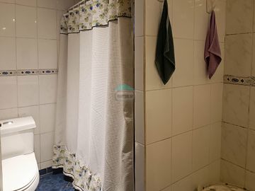 HERMOSA CASA DE DOS PISOS EN METRO SANTIAGO BUERAS, MAIPU