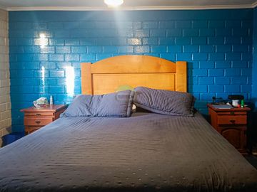 HERMOSA CASA DE DOS PISOS EN METRO SANTIAGO BUERAS, MAIPU