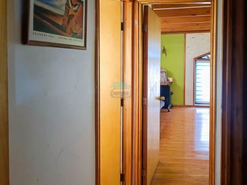 HERMOSA CASA DE DOS PISOS EN METRO SANTIAGO BUERAS, MAIPU