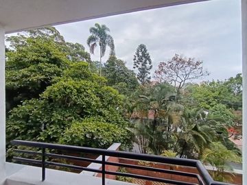 Apartamento en Arriendo Ubicado en Medellín Codigo 2056