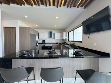 Casa Nueva  Venta excelentes acabados, dentro de Residencial con Casa club, seguridad en Metepec por Ave. Lerma.