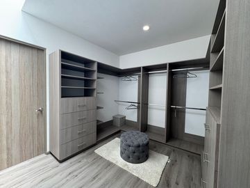 Casa Nueva  Venta excelentes acabados, dentro de Residencial con Casa club, seguridad en Metepec por Ave. Lerma.