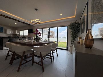 Casa Nueva  Venta excelentes acabados, dentro de Residencial con Casa club, seguridad en Metepec por Ave. Lerma.