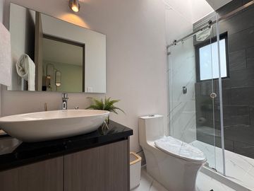 Casa Nueva  Venta excelentes acabados, dentro de Residencial con Casa club, seguridad en Metepec por Ave. Lerma.