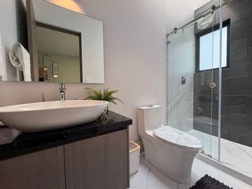 Casa Nueva  Venta excelentes acabados, dentro de Residencial con Casa club, seguridad en Metepec por Ave. Lerma.